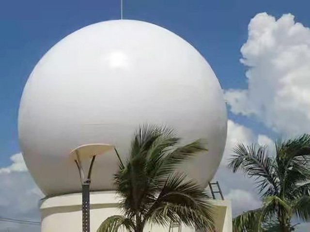 Quartz fiber composite radar radome